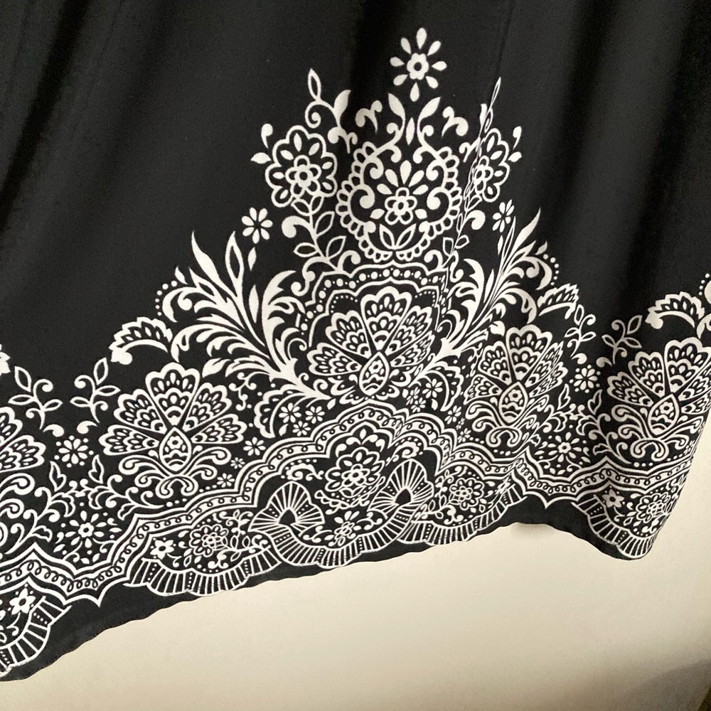 🌞Motherhood Maternity Black & White Paisley Midi with Tie on Back A - Picture 2 of 7